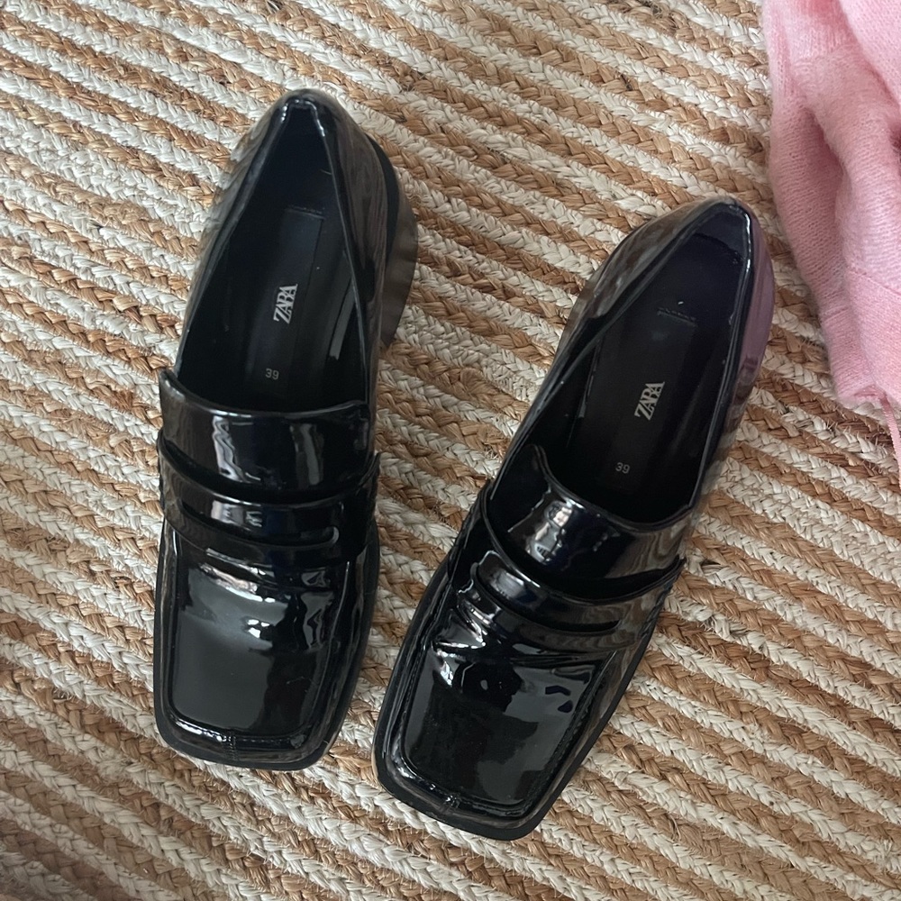 Zara patent heeled loafers sz 39